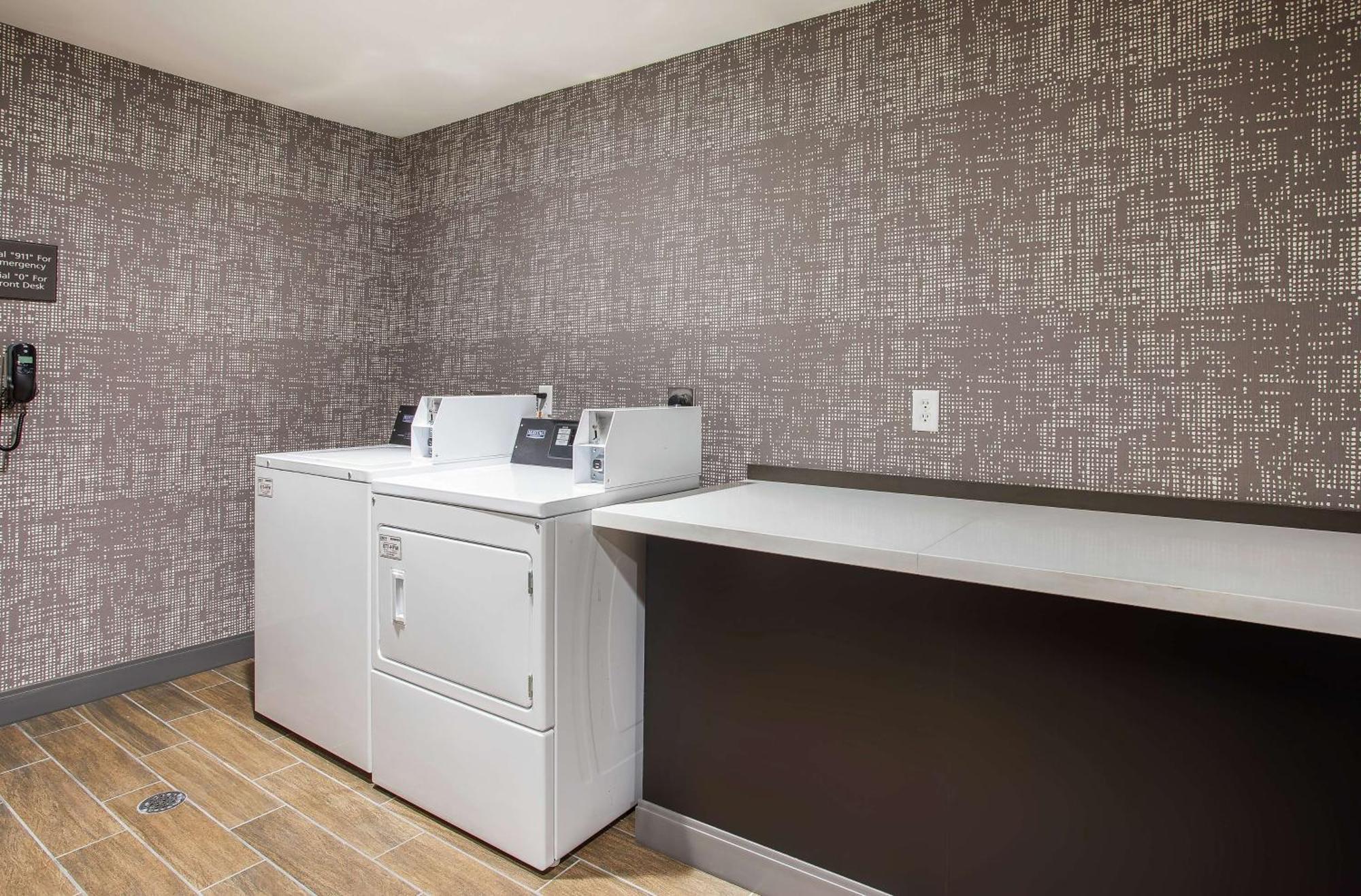 Hampton Inn Simpsonville Exterior photo
